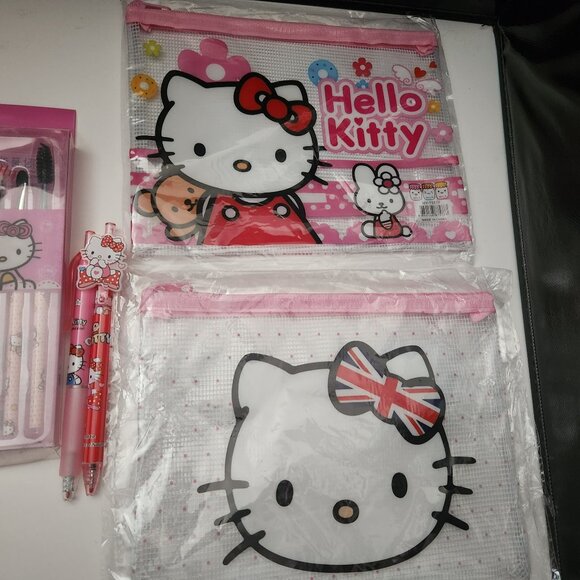 Hello kitty bundle - Picture 3 of 3